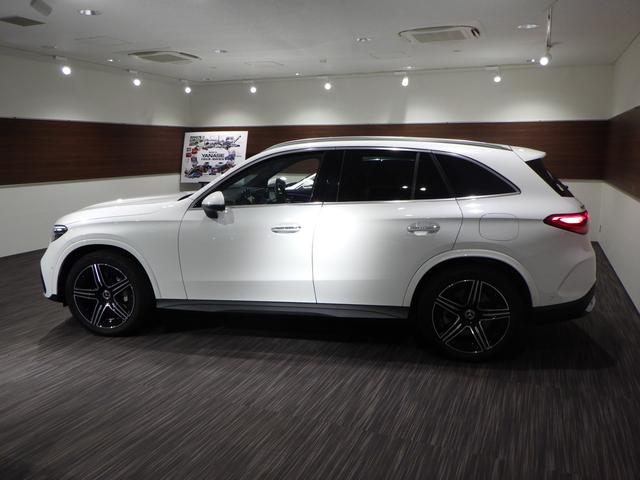 ＧＬＣ ＧＬＣ３５０　ｅ　４マチック　スポーツ　エディションスター　Ｂｌｕｅｔｏｏｔｈ接続　ＥＴＣ　ＬＥＤヘッドライト　ＴＶ　アイドリングストップ　クルーズコントロール　コネクテッド機能　サイドカメラ　サンルーフ・ガラスルーフ　シートヒーター　トランクスルー　ナビ（3枚目）