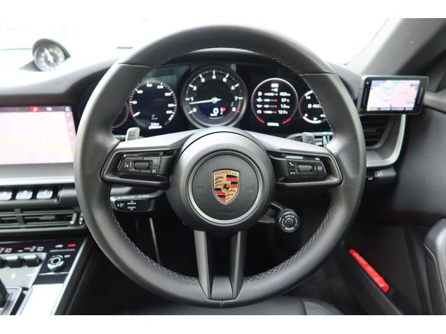 ９１１ ９１１カレラＳ　スポーツクロノパッケージ　黒革シートヒーター　ＰＡＳＭ　純正ナビ　３６０°アラウンドビューカメラ　ＡｐｐｌｅＣａｒＰｌａｙ　２０／２１ｉｎカレラクラシックホイール　前後ドラレコ　スーパーキャットレーダー　点検記録簿５枚すべてディーラーにて（12枚目）