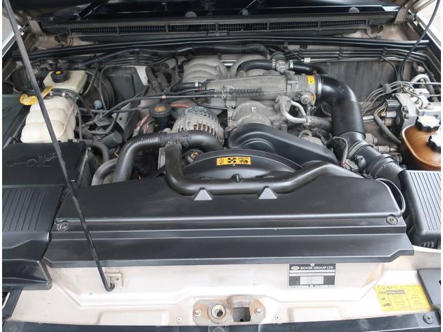 ディスカバリー Ｖ８ｉ　ＥＳ　４ＷＤ　サンルーフ　グレー革シート　社外ＣＤ（22枚目）