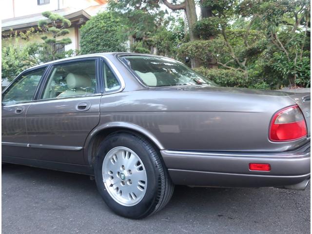 ＸＪ ＸＪ６－４．０Ｓ　走行２５０００ｋｍ　屋内保管（10枚目）