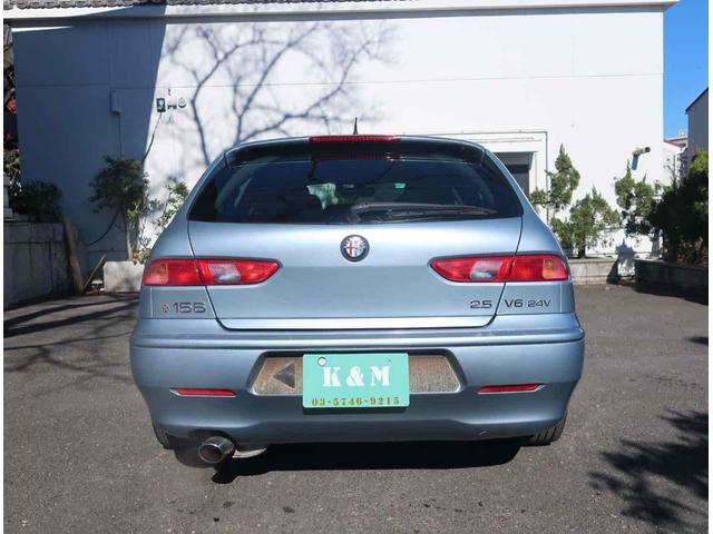 アルファ１５６スポーツワゴン ２．５　Ｖ６　２４Ｖ　Ｑシステム　ガレージ保管　ディーラ記録簿　ベージュ革　（シルバー）（7枚目）