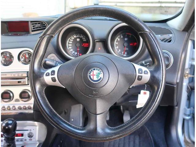 アルファ１５６スポーツワゴン ２．５　Ｖ６　２４Ｖ　Ｑシステム　ガレージ保管　ディーラ記録簿　ベージュ革　（シルバー）（14枚目）