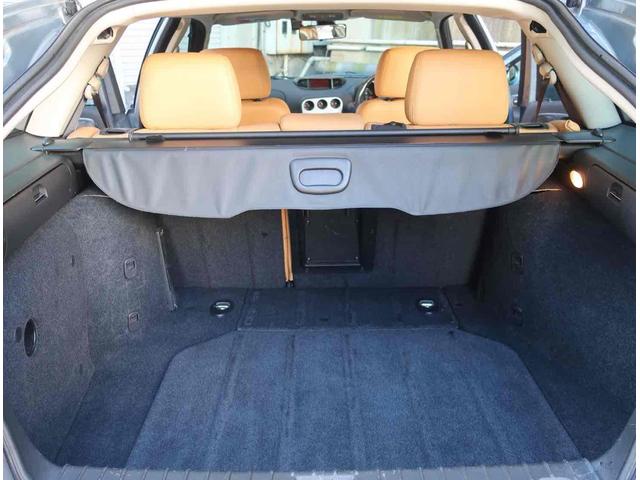 アルファ１５６スポーツワゴン ２．５　Ｖ６　２４Ｖ　Ｑシステム　ガレージ保管　ディーラ記録簿　ベージュ革　（シルバー）（19枚目）