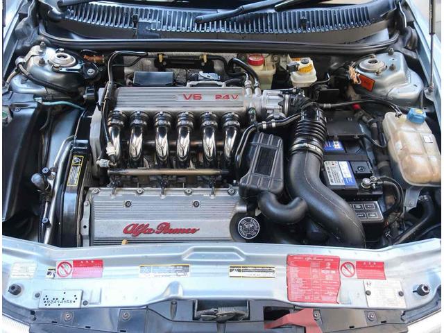 アルファ１５６スポーツワゴン ２．５　Ｖ６　２４Ｖ　Ｑシステム　ガレージ保管　ディーラ記録簿　ベージュ革　（シルバー）（21枚目）