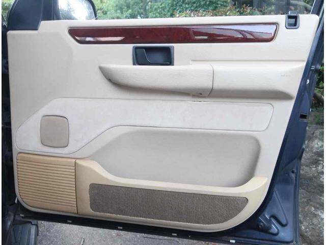 レンジローバー 4.0SE 4WD オートクルーズコントロール アルミホイール キーレスエントリー シートヒーター 革シート AT 盗難防止システム CD カセット ABS エアコン パワーウィンドウ(5枚目)