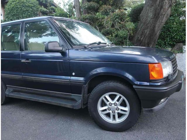 レンジローバー 4.0SE 4WD オートクルーズコントロール アルミホイール キーレスエントリー シートヒーター 革シート AT 盗難防止システム CD カセット ABS エアコン パワーウィンドウ(12枚目)