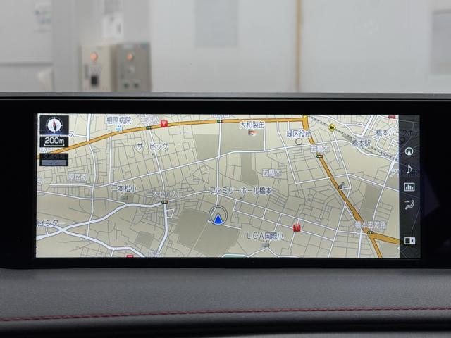 ＵＸ ＵＸ２５０ｈ　Ｆスポーツ　赤革　ＴＲＤフロントスポイラー　ＴＲＤサイドスカート　同色エアロフェンダー　ムーンルーフ　ルーフレール　パノラミックビューモニター　３眼ＬＥＤ　おくだけ充電　前後ドライブレコーダー　禁煙車（7枚目）