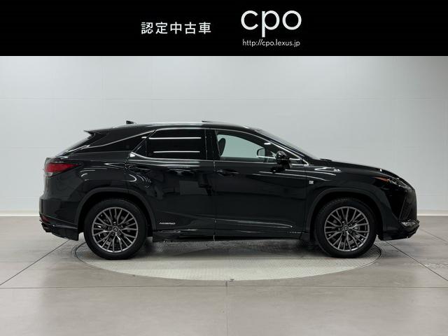 ＲＸ ＲＸ４５０ｈ　Ｆスポーツ　黒革　ＴＲＤフルエアロ　４本出しマフラー　パノラマルーフ　ルーフレール　パノラミックビューモニター　後席電動リクライニング　後席シートヒーター　おくだけ充電　　前後ドライブレコーダー　禁煙車（4枚目）