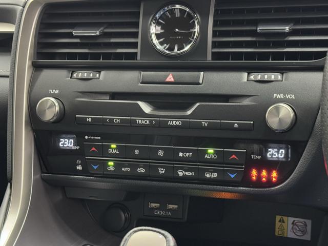 ＲＸ ＲＸ４５０ｈ　Ｆスポーツ　黒革　ＴＲＤフルエアロ　４本出しマフラー　パノラマルーフ　ルーフレール　パノラミックビューモニター　後席電動リクライニング　後席シートヒーター　おくだけ充電　　前後ドライブレコーダー　禁煙車（12枚目）