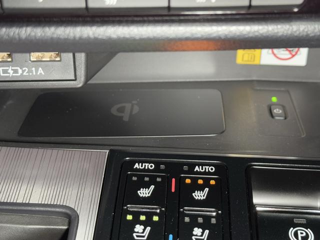 ＲＸ ＲＸ４５０ｈ　Ｆスポーツ　黒革　ＴＲＤフルエアロ　４本出しマフラー　パノラマルーフ　ルーフレール　パノラミックビューモニター　後席電動リクライニング　後席シートヒーター　おくだけ充電　　前後ドライブレコーダー　禁煙車（13枚目）