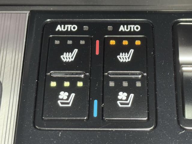 ＲＸ ＲＸ４５０ｈ　Ｆスポーツ　黒革　ＴＲＤフルエアロ　４本出しマフラー　パノラマルーフ　ルーフレール　パノラミックビューモニター　後席電動リクライニング　後席シートヒーター　おくだけ充電　　前後ドライブレコーダー　禁煙車（15枚目）