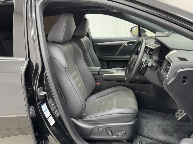 ＲＸ ＲＸ４５０ｈ　Ｆスポーツ　黒革　ＴＲＤフルエアロ　４本出しマフラー　パノラマルーフ　ルーフレール　パノラミックビューモニター　後席電動リクライニング　後席シートヒーター　おくだけ充電　　前後ドライブレコーダー　禁煙車（17枚目）