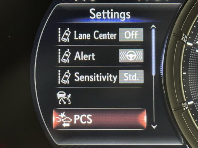 UX UX200 Fスポーツエモーショナルエクスプローラ マイナー後モデル 専用ブラック&レッドLtex ブラックルーフ 同色フェンダーアーチ ムーンルーフ 3眼LEDヘッドランプ パノラミックビューモニター BSM シートヒーター シートクーラー 禁煙車(12枚目)
