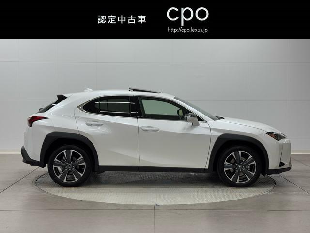 ＵＸ ＵＸ２５０ｈ　バージョンＬ　マイナー後モデル　黒革　ムーンルーフ　パノラミック　ブラインドスポットモニタービューモニター　ヘッドアップディスプレイ　ダークグレー１８ＡＷ　前後ドライブレコーダー　禁煙車（4枚目）