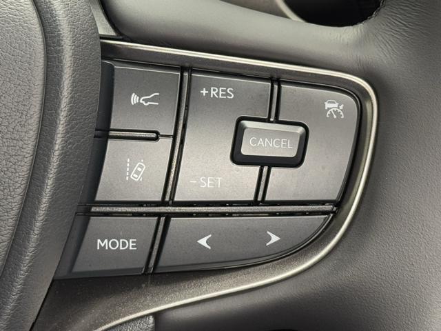 ＵＸ ＵＸ２５０ｈ　バージョンＬ　マイナー後モデル　黒革　ムーンルーフ　パノラミック　ブラインドスポットモニタービューモニター　ヘッドアップディスプレイ　ダークグレー１８ＡＷ　前後ドライブレコーダー　禁煙車（13枚目）