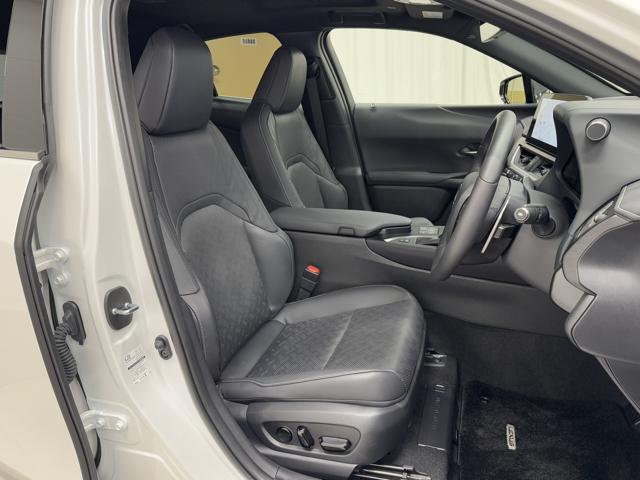 ＵＸ ＵＸ２５０ｈ　バージョンＬ　マイナー後モデル　黒革　ムーンルーフ　パノラミック　ブラインドスポットモニタービューモニター　ヘッドアップディスプレイ　ダークグレー１８ＡＷ　前後ドライブレコーダー　禁煙車（16枚目）