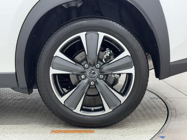 ＵＸ ＵＸ２５０ｈ　バージョンＬ　マイナー後モデル　黒革　ムーンルーフ　パノラミック　ブラインドスポットモニタービューモニター　ヘッドアップディスプレイ　ダークグレー１８ＡＷ　前後ドライブレコーダー　禁煙車（19枚目）