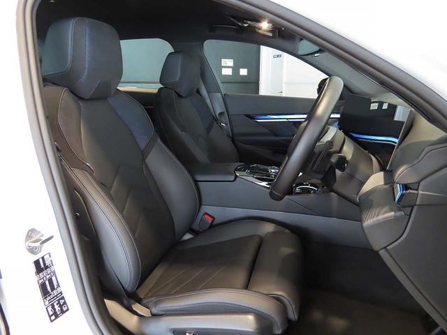 ５シリーズ ５２３ｄ　ｘＤｒｉｖｅ　Ｍスポーツ　認定中古車（全国保証）半革　インテリアカメラ　アイコニックグローエクステリア１９ＡＷ　４ゾーンＡＣ　インテリアカメラ　Ｄアシストプロ　ＡＣＣ　Ｐアシストプロ　全周囲カメラ　ＰＤＣ　ＡｄｐＬＥＤヘッド（4枚目）