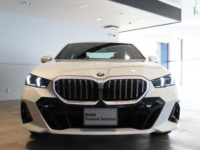 ５シリーズ ５２３ｄ　ｘＤｒｉｖｅ　Ｍスポーツ　認定中古車（全国保証）半革　インテリアカメラ　アイコニックグローエクステリア１９ＡＷ　４ゾーンＡＣ　インテリアカメラ　Ｄアシストプロ　ＡＣＣ　Ｐアシストプロ　全周囲カメラ　ＰＤＣ　ＡｄｐＬＥＤヘッド（10枚目）