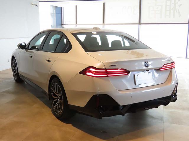 ５シリーズ ５２３ｄ　ｘＤｒｉｖｅ　Ｍスポーツ　認定中古車（全国保証）半革　インテリアカメラ　アイコニックグローエクステリア１９ＡＷ　４ゾーンＡＣ　インテリアカメラ　Ｄアシストプロ　ＡＣＣ　Ｐアシストプロ　全周囲カメラ　ＰＤＣ　ＡｄｐＬＥＤヘッド（19枚目）