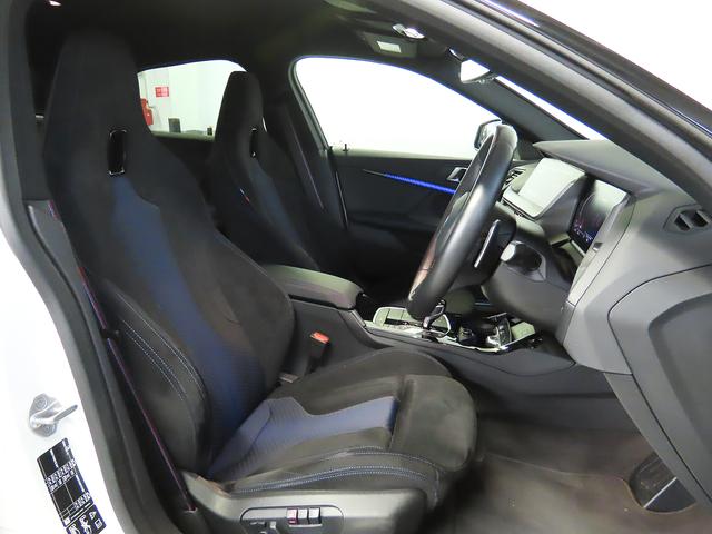 ２シリーズ Ｍ２３５ｉ　ｘＤｒｉｖｅグランクーペ　認定中古車（全国保証）クロス／アルカンタラ　ＭプラスＰｋｇ１８ＡＷ、Ｃアクセス、Ｄアシスト、ＡＣＣ、Ｐアシスト、Ｒカメラ、ＰＤＣ、ライトＰｋｇ、Ｍスポーツブレーキ、Ｈｉ－Ｆｉ、Ｍリヤスポイラー（4枚目）