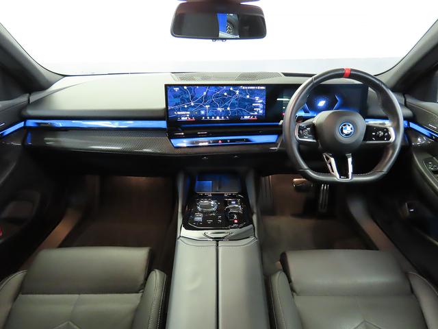 ｉ５ Ｍ６０　ｘＤｒｉｖｅ　認定中古車（全国保証）エクスクルーシブメリノレザーＰｋｇ　ＡｄｐＭサスプロ　２０ＡＷインテリアカメラ　Ｄアシストプロ　ＡＣＣ　Ｐアシストプロ　全周囲カメラ　ＰＤＣ　ＡｄｐＬＥＤヘッド　ハーマンカードン（6枚目）