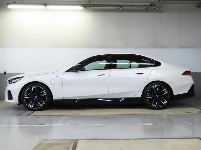 ｉ５ Ｍ６０　ｘＤｒｉｖｅ　認定中古車（全国保証）エクスクルーシブメリノレザーＰｋｇ　ＡｄｐＭサスプロ　２０ＡＷインテリアカメラ　Ｄアシストプロ　ＡＣＣ　Ｐアシストプロ　全周囲カメラ　ＰＤＣ　ＡｄｐＬＥＤヘッド　ハーマンカードン（7枚目）