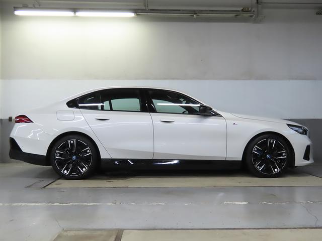 ｉ５ Ｍ６０　ｘＤｒｉｖｅ　認定中古車（全国保証）エクスクルーシブメリノレザーＰｋｇ　ＡｄｐＭサスプロ　２０ＡＷインテリアカメラ　Ｄアシストプロ　ＡＣＣ　Ｐアシストプロ　全周囲カメラ　ＰＤＣ　ＡｄｐＬＥＤヘッド　ハーマンカードン（8枚目）