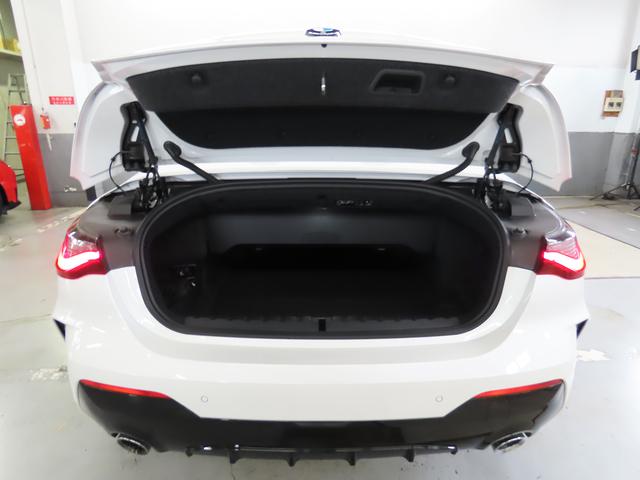 4シリーズ 420iカブリオレ Mスポーツ 認定中古車(全国保証)黒+赤革ハイライト コンフォートPkg 18AW 全周囲カメラPDC バリアブルスポーツステア Cアクセス アクティブプロテクション Dアシストプロ ACC Pアシスト+(34枚目)