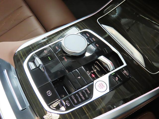 Ｘ５ ｘＤｒｉｖｅ　３５ｄ　エディションＸ　認定中古車（全国保証）限定３７０台　特別装備ｎｄｉｖｉｄｕａｌ茶革ジェスチャーＣｔｒｌパノラマＳＲ　４輪Ａｄｐエアサス　Ｃアクセス　サードローシート　Ｄアシストプロ　ＡＣＣ　Ｐアシストプロ　２２ＡＷ（16枚目）