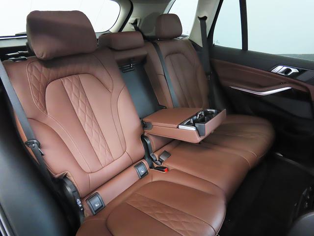 Ｘ５ ｘＤｒｉｖｅ　３５ｄ　エディションＸ　認定中古車（全国保証）限定３７０台　特別装備ｎｄｉｖｉｄｕａｌ茶革ジェスチャーＣｔｒｌパノラマＳＲ　４輪Ａｄｐエアサス　Ｃアクセス　サードローシート　Ｄアシストプロ　ＡＣＣ　Ｐアシストプロ　２２ＡＷ（17枚目）