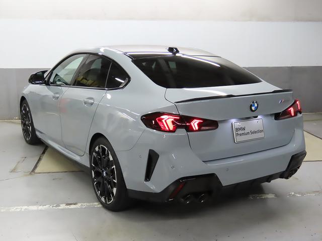 ２シリーズ Ｍ２３５　ｘＤｒｉｖｅグランクーペ　認定中古車（全国保証）ヴェガンザ・コーラルレッド／ブラック、１９ＡＷ、Ｃアクセス、インテリアカメラ、Ｄアシストプロ、ＡＣＣ、Ｐアシスト＋、全周囲カメラ、ＰＤＣＭ、リアスポイラー、ＡｄｐＬサス（19枚目）