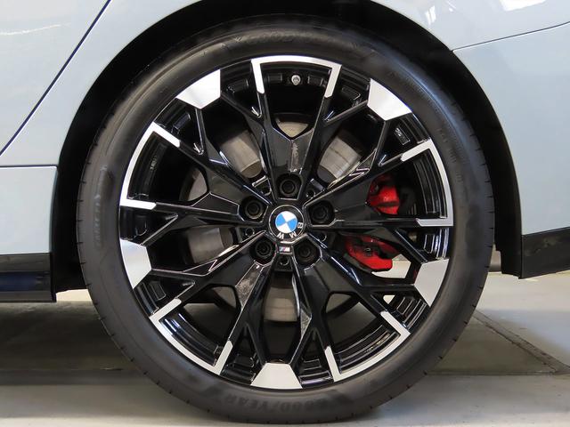 ２シリーズ Ｍ２３５　ｘＤｒｉｖｅグランクーペ　認定中古車（全国保証）ヴェガンザ・コーラルレッド／ブラック、１９ＡＷ、Ｃアクセス、インテリアカメラ、Ｄアシストプロ、ＡＣＣ、Ｐアシスト＋、全周囲カメラ、ＰＤＣＭ、リアスポイラー、ＡｄｐＬサス（25枚目）