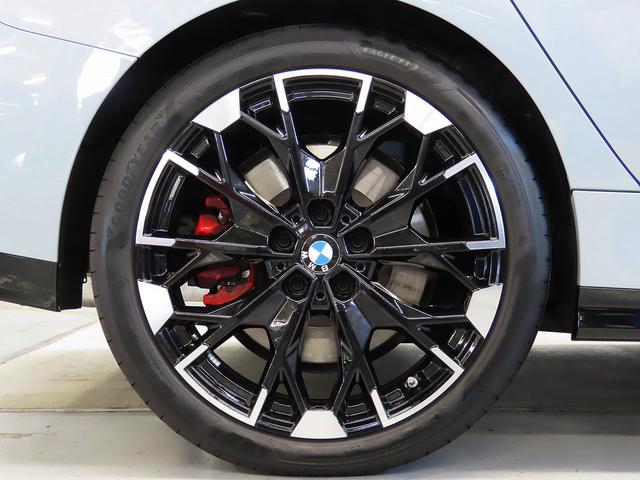 ２シリーズ Ｍ２３５　ｘＤｒｉｖｅグランクーペ　認定中古車（全国保証）ヴェガンザ・コーラルレッド／ブラック、１９ＡＷ、Ｃアクセス、インテリアカメラ、Ｄアシストプロ、ＡＣＣ、Ｐアシスト＋、全周囲カメラ、ＰＤＣＭ、リアスポイラー、ＡｄｐＬサス（27枚目）