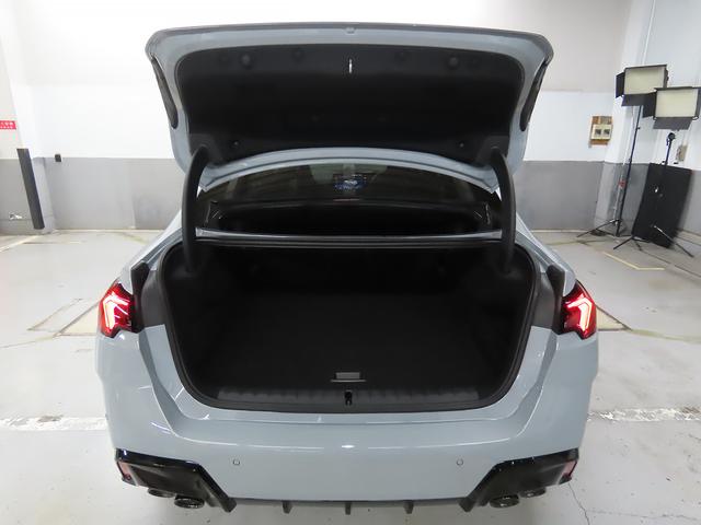 ２シリーズ Ｍ２３５　ｘＤｒｉｖｅグランクーペ　認定中古車（全国保証）ヴェガンザ・コーラルレッド／ブラック、１９ＡＷ、Ｃアクセス、インテリアカメラ、Ｄアシストプロ、ＡＣＣ、Ｐアシスト＋、全周囲カメラ、ＰＤＣＭ、リアスポイラー、ＡｄｐＬサス（30枚目）