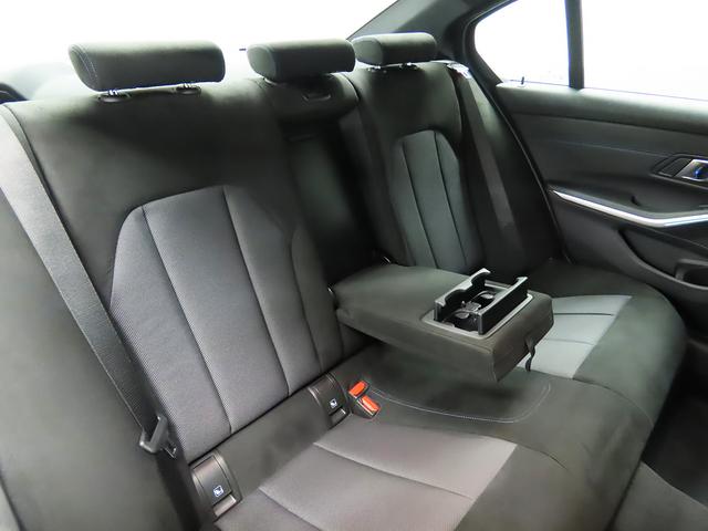 ３シリーズ ３１８ｉ　Ｍスポーツ　認定中古車（全国保証）Ｍパフォームテックス／クロス　１８ＡＷ　　Ｃアクセス　Ｈｉ－Ｆｉバリアブルスポーツステア　オートトランク　Ｄアシストプロ　ＡＣＣ　Ｐアシスト＋　全周囲カメラ　ＰＤＣ　ＡｄｐＬＥＤ（18枚目）