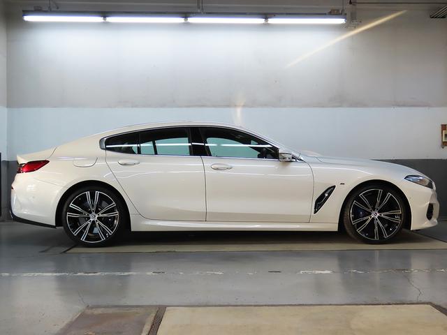 ８シリーズ ８４０ｉ　グランクーペ　エクスクルーシブ　Ｍスポーツ　認定中古車（全国保証）Ｉｎｄｉｖｉｄｕａｌ白革　２０ＡＷ　　ＯＰヒートコンフォートＰｋｇ　ＤＴＶＭアルカンタラルーフライニング　パノラマＳＲ　Ｄアシストプロ　ＡＣＣ　レーザーライトＰアシスト＋（8枚目）