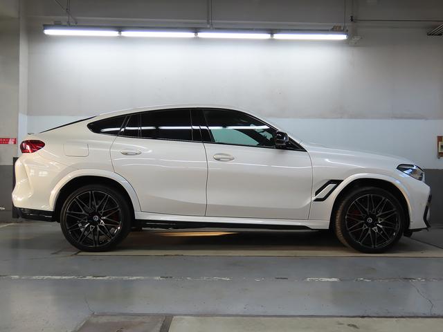 X6 M コンペティション 認定中古車(全国保証)Individual白革 パノラマSR21/22AW ジェスチャーCtrlリヤエンターテイメントシステム MカーボンRスポイラー DTV アルカンタラルーフライニング(8枚目)