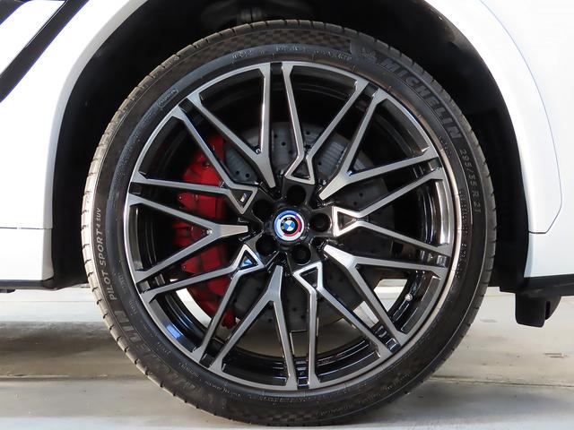 X6 M コンペティション 認定中古車(全国保証)Individual白革 パノラマSR21/22AW ジェスチャーCtrlリヤエンターテイメントシステム MカーボンRスポイラー DTV アルカンタラルーフライニング(24枚目)
