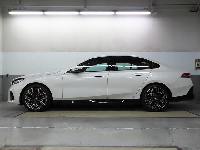 ５シリーズ ５２３ｄ　ｘＤｒｉｖｅ　Ｍスポーツ　認定中古車（全国保証）半革　コンフォートドライビングＰｋｇ　インテリアカメラＣアクセス　電動シート（ＦＲヒーター）　Ｄアシストプロ　ＡＣＣ　Ｐアシストプロ　全周囲カメラ　ＡｄｐＬＥＤヘッド　　２０ＡＷ（8枚目）