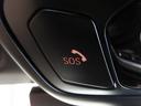 SOSコール/エアバックが展開するような深刻な事故において、自動でSOSコールを発信します。車内で急病人が出るような緊急時は、手動で発信可能です。