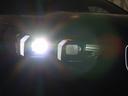 アダプティブLEDヘッドライト車が曲がる方向を照射、また車速に応じて照射範囲や到達距離を自動制御するバリアブルコントロールライト付き LEDは太陽光に近く優れた視認性を発揮