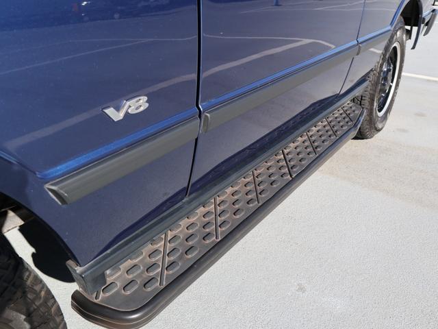 レンジローバー ベースグレード　最終モデル　バネサス　サンルーフ　記録簿　ＨＤＤナビ　地デジ　バックカメラ　ＥＴＣ　ドラレコ　ヘッドライト、テールガード　ドアバイザー　ＬＥＤヘッドライト　フロントパワーシート　グレーレザーシート（18枚目）