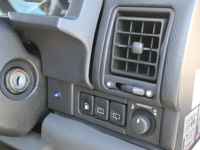 レンジローバー ベースグレード　最終モデル　バネサス　サンルーフ　記録簿　ＨＤＤナビ　地デジ　バックカメラ　ＥＴＣ　ドラレコ　ヘッドライト、テールガード　ドアバイザー　ＬＥＤヘッドライト　フロントパワーシート　グレーレザーシート（26枚目）