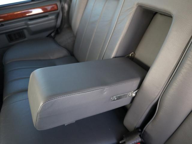 レンジローバー ベースグレード　最終モデル　バネサス　サンルーフ　記録簿　ＨＤＤナビ　地デジ　バックカメラ　ＥＴＣ　ドラレコ　ヘッドライト、テールガード　ドアバイザー　ＬＥＤヘッドライト　フロントパワーシート　グレーレザーシート（37枚目）