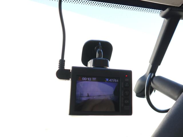 レンジローバー ベースグレード　最終モデル　バネサス　サンルーフ　記録簿　ＨＤＤナビ　地デジ　バックカメラ　ＥＴＣ　ドラレコ　ヘッドライト、テールガード　ドアバイザー　ＬＥＤヘッドライト　フロントパワーシート　グレーレザーシート（66枚目）