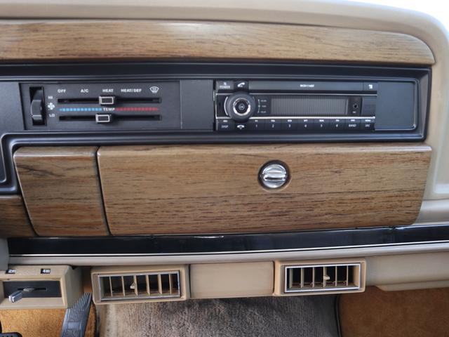 ジープ・グランドワゴニア 1991y 最終モデル 5.9L V8 ビルシュタインショック 純正15インチAW ホーリー製キャブ ヒッチメンバー ルーフレール 記録簿 フォグ エアコン Bluetoothオーディオ ETC(11枚目)