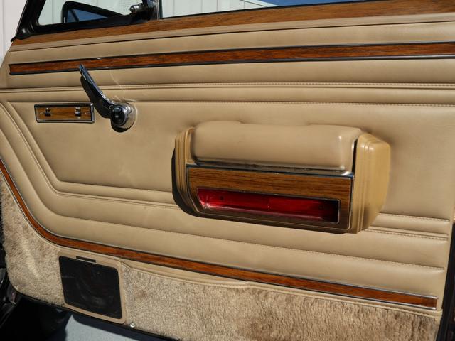 ジープ・グランドワゴニア 1991y 最終モデル 5.9L V8 ビルシュタインショック 純正15インチAW ホーリー製キャブ ヒッチメンバー ルーフレール 記録簿 フォグ エアコン Bluetoothオーディオ ETC(48枚目)