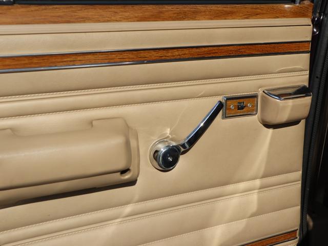 ジープ・グランドワゴニア 1991y 最終モデル 5.9L V8 ビルシュタインショック 純正15インチAW ホーリー製キャブ ヒッチメンバー ルーフレール 記録簿 フォグ エアコン Bluetoothオーディオ ETC(49枚目)