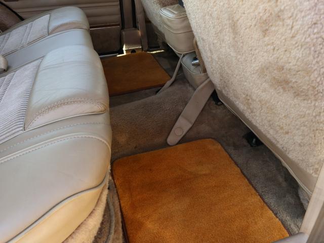 ジープ・グランドワゴニア 1991y 最終モデル 5.9L V8 ビルシュタインショック 純正15インチAW ホーリー製キャブ ヒッチメンバー ルーフレール 記録簿 フォグ エアコン Bluetoothオーディオ ETC(50枚目)